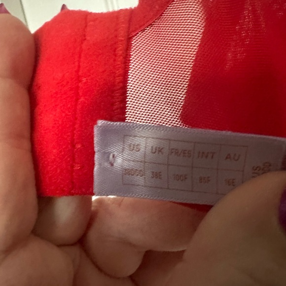 SAVAGE X FENTY 38DDD red balconette, sheer w/red glider threaded hearts - Picture 5 of 6